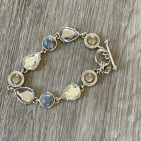 Rhinestone and stone toggle bracelet - Picture 1 of 4